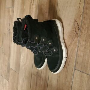 Sorel Black and White Winter Boots with Fur Lining